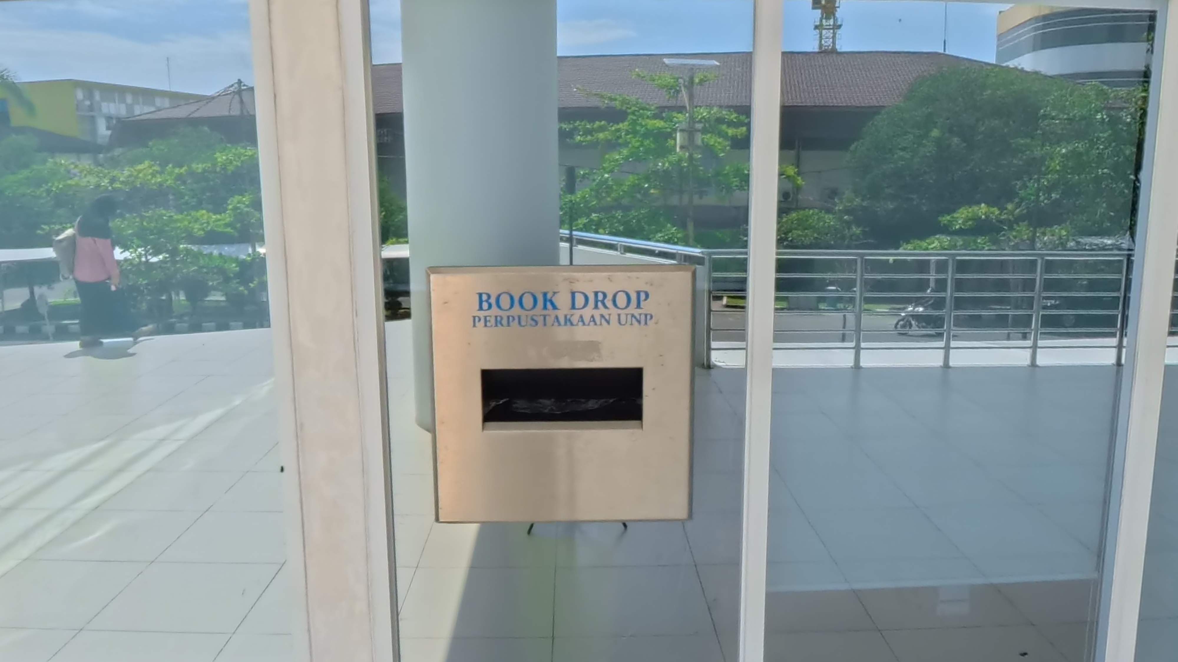 Book Drop UNP